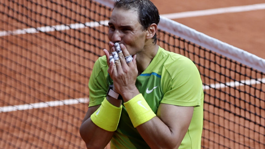 OZBILJNA POVREDA? Rafael Nadal na štakama - Španac u velikom problemu! (VIDEO)