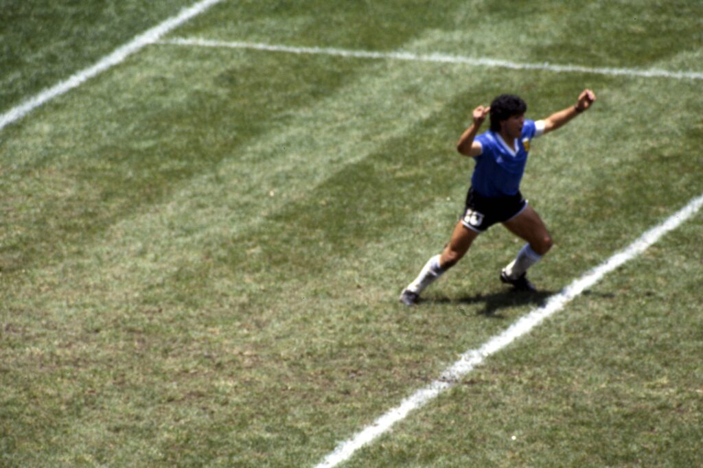 NA DANAŠNJI DAN: Maradonina "Božja ruka" i trenutak za večnost! 1 maradona-svalje-božja ruka