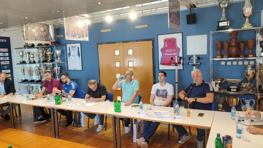 KSS I ABALIGAŠI NA ISTOJ STRANI: Održan sastanak, šta je neophodno za bolje rezultate reprezentacije?