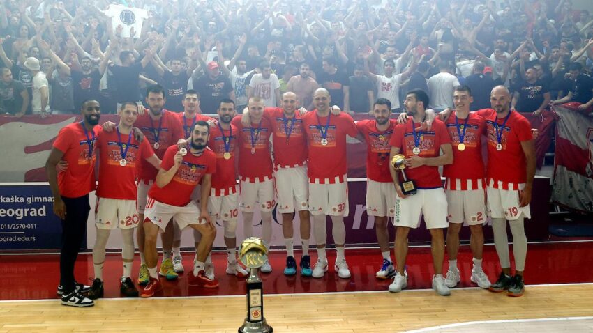 ZVEZDA PRESTIGLA PARTIZAN: Crveno-beli nadmašili večite rivale po broju titula!