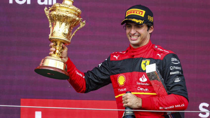 NEVEROVATNA TRKA U SILVERSTONU: Sainc drugi šampion Španac u istoriji trke!