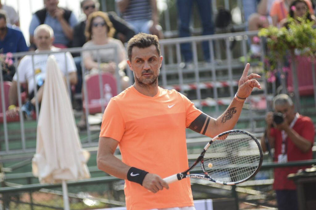 SPORTISTI KOJI SU SE OPROBALI U DRUGIM POLJIMA: Džordan sa palicom, Maldini kao Novak Đoković i Dudek za volanom! 3 Paolo Maldini-Tenis