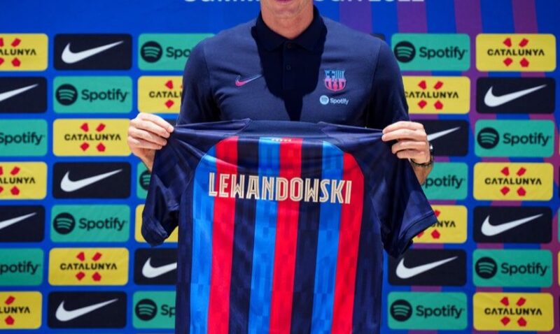 BARSA PRONAŠLA MAGIČNI ŠTAPIĆ: Pojačanja registrovana, Levandovski debituje!