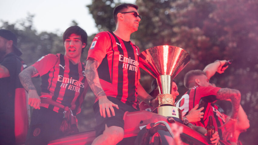 STIŽE SERIJA A! KO ĆE VLADATI APENINIMA? Milan ima iste ambicije, Inter i Juventus glavne prepreke! Može li Vlahović do "Zlatne kopačke"?
