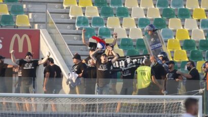 BEZ GOSTIJU U HUMSKOJ: Navijači Partizana izbačeni su sa stadiona u Larnaki, fanovi AEK-a ne dolaze u Beograd!