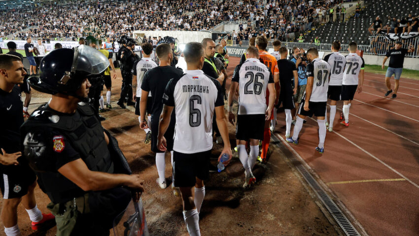 IMA LI KRAJA? Partizan opravdava mučne scene podno južne tribine!? (VIDEO)