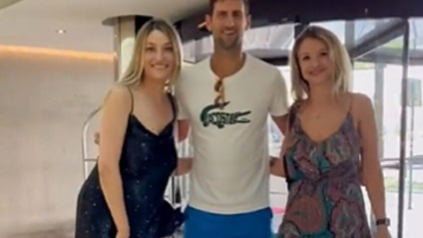 NOVAK PRIČA RUMUNSKI!? Dve devojke se fotografisale sa Đokovićem, on ih u tri reči ostavio bez teksta! (VIDEO)