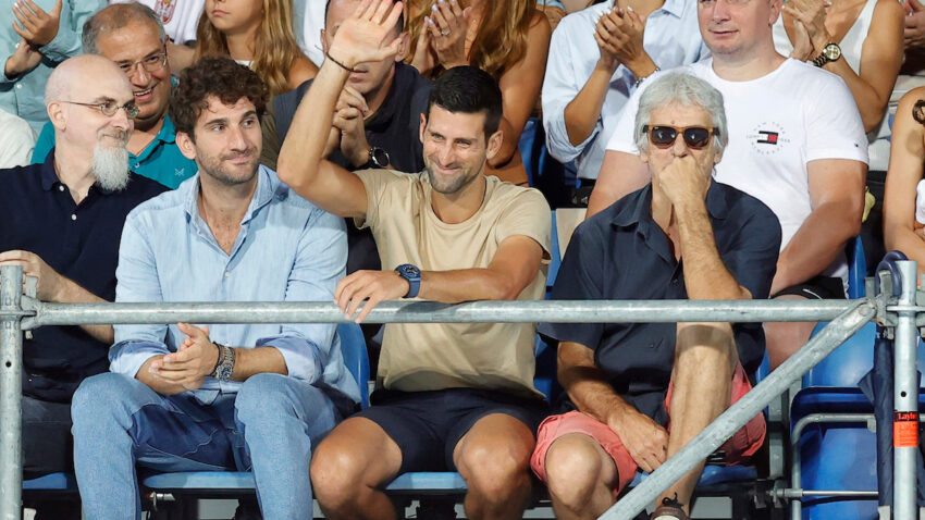 ĐOKOVIĆ NA OPROŠTAJU VELIČANSTVENIH VATERPOLISTA: Novak podržao zlatne "delfine" pred odlazak u penziju (FOTO)