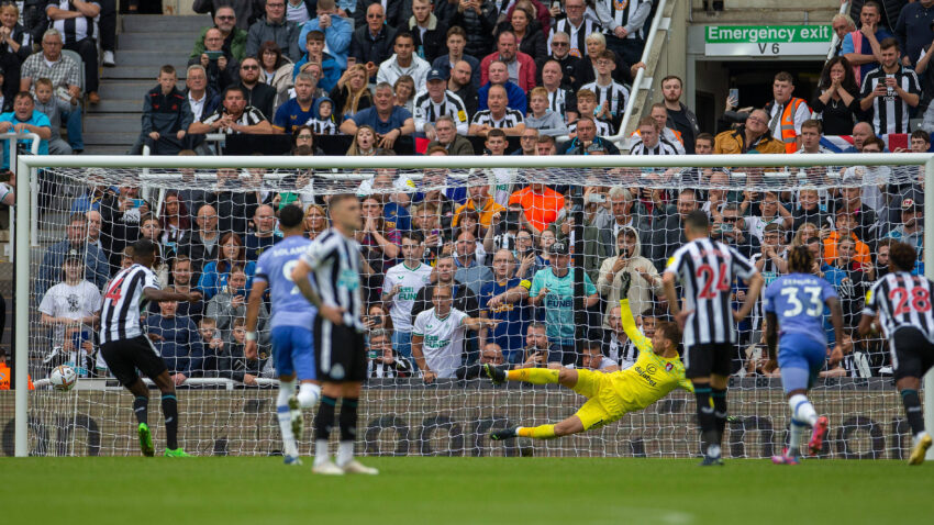 NJUKASL ISPROMAŠIVAO POBEDU: Bornmut odneo bod sa Sent Džejms parka!