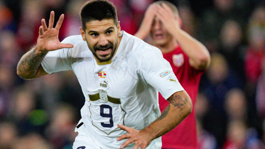 MITROVIĆ MENJA RONALDA? Srpski reprezentativac velika želja navijača Junajteda!