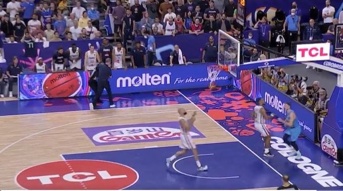 RVAČKIM ZAHVATOM NA SUDIJU: Selektoru Francuske prekipelo - Bez straha se vraćaju u svlačionicu, šta možemo da uradimo? (VIDEO)