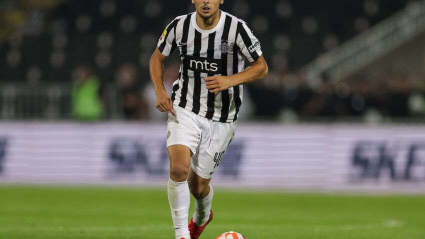 POTPUNI POTOP U ČEŠKOJ: Crvene navijači Partizana, pocrveneo i Belić (VIDEO)