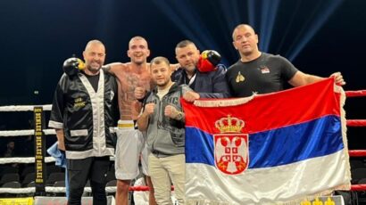 SRBIN NOKAUTIRAO RIVALA U NEMAČKOM OBERHAUZENU: Pao i Perdomo, Veljko Ražnatović upisao i 13. pobedu!