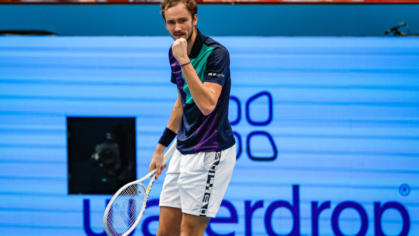 MEDVEDEV POKORIO BEČ: Ruski teniser slavio posle preokreta!