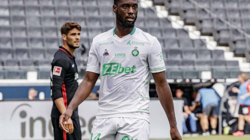 Kraso odbio poslednji nalet Sent Etjena, iz Zambije stiže u Zvezdu!