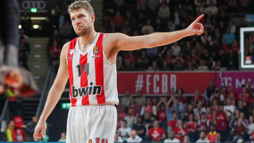 Vezenkov nasledio Vasu Micića