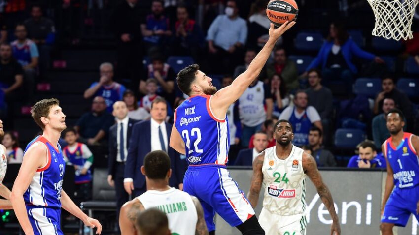 Efes siguran u Istanbulu: PAO bez rešenja za Micića i Klajburna
