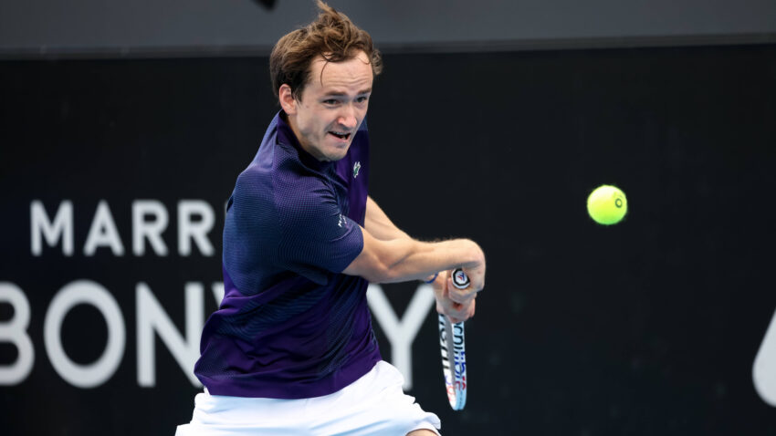 Kecmanović dobio rivala: Medvedev preživeo set, Sonego predao meč