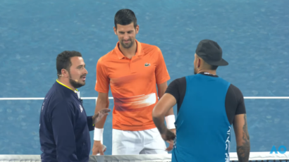 Kirjos, teniseri u kolicima i deca “srušili” Đokovića! (VIDEO)