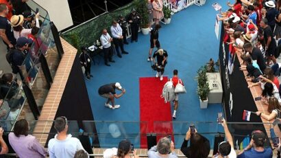 Pre godinu dana – sramota, a sada – naklon kralju (VIDEO, FOTO)