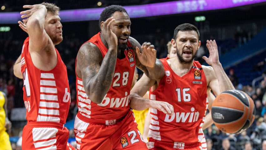 Košarkaši Olimpijakosa opljačkani u Atini