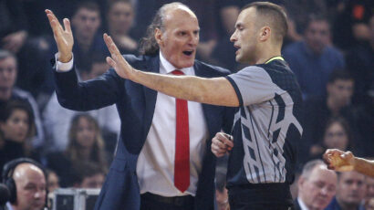 Tenzije u Nišu: Ivanović isključen, Zvezda bez trenera protiv Partizana (VIDEO)