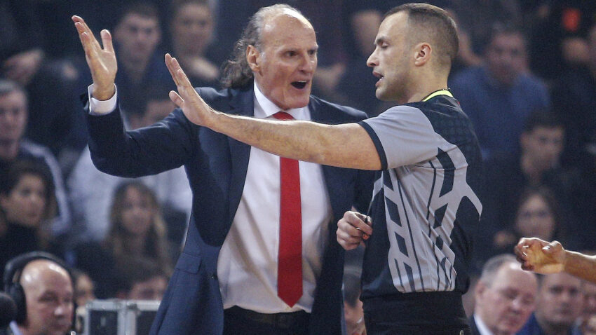 Tenzije u Nišu: Ivanović isključen, Zvezda bez trenera protiv Partizana (VIDEO)