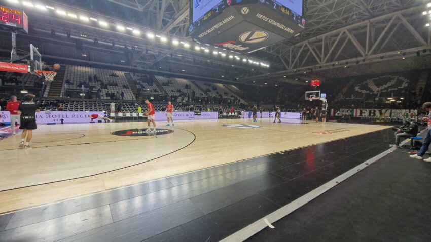 "Momci, možete da uđete, ali prvo - Zvezda ili Partizan?" (FOTO/VIDEO)