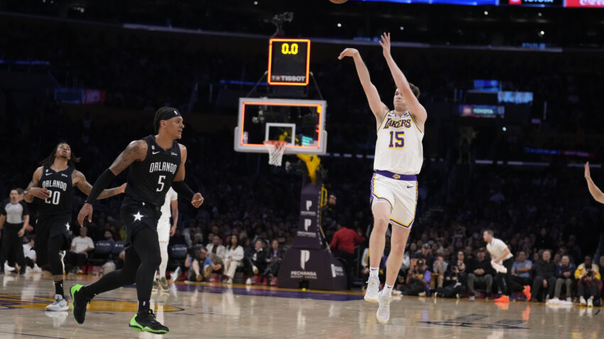NBA: Ostin ostavio Lejkerse u trci za plej-of, Milvoki nastavlja da dominira (VIDEO)