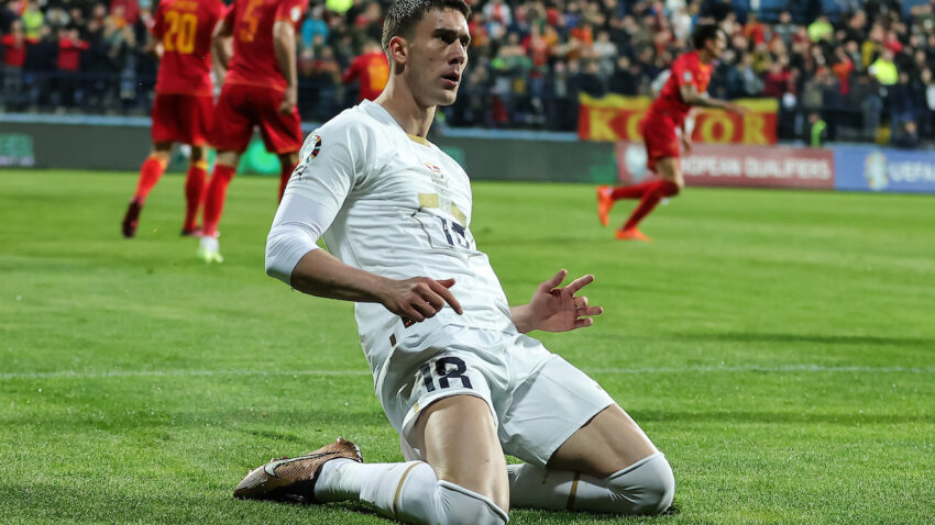 Srbija se mučila, pa joj Vlahović pokazao put do prvog mesta