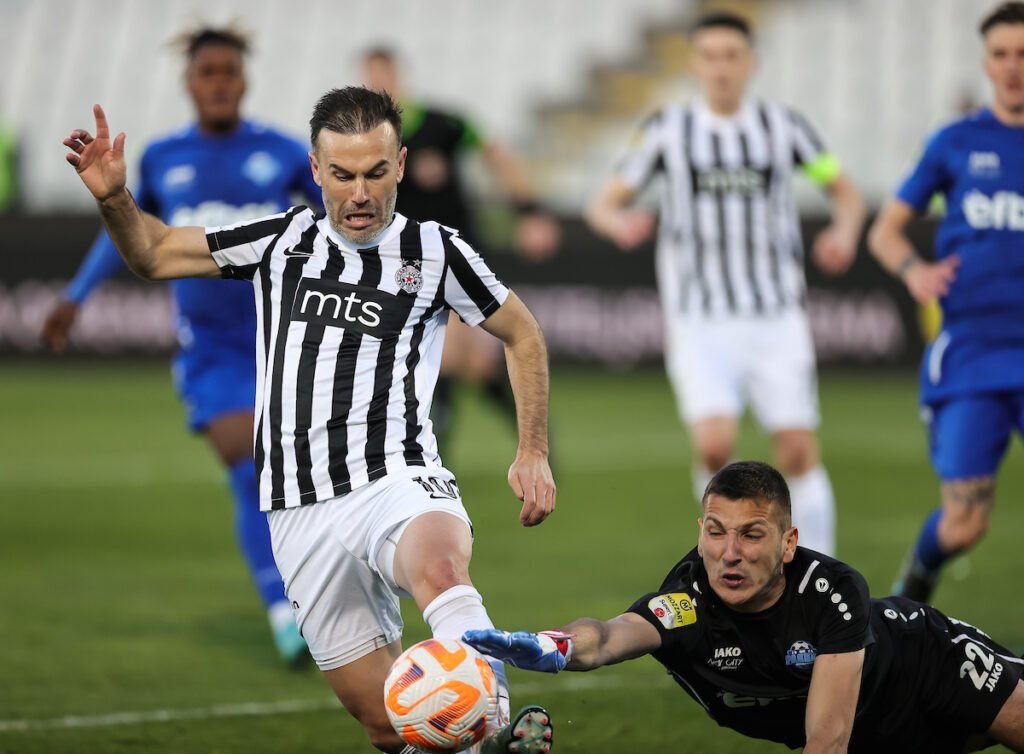 Lov na Partizan je počeo: Crno-beli danas padaju na treće mesto? 1 PARTIZAN RADNIK 34