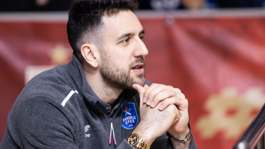 Navijači Zvezde aplauzima dočekali Vasu Micića! (VIDEO)