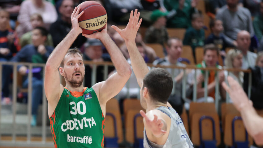 Cedevita Olimpija na krilima Adamsa i Dragića srušila Cibonu