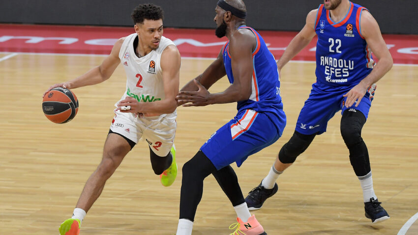 Košarkaš Efesa doživeo srčani udar, hitno primljen u bolnicu