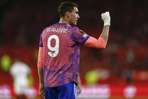 Majstorija Vlahovića: "Bockalica" u Sevilji (VIDEO)