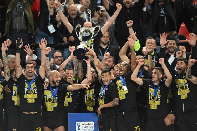 AEK i Mijat Gaćinović na fudbalskom Olimpu!