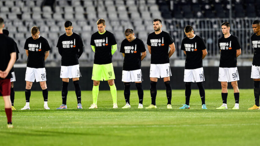 "Ujedinjeni u bolu i tuzi" - Početak meča Partizana i Novog Pazara obeležio pomen stradalim žrtvama