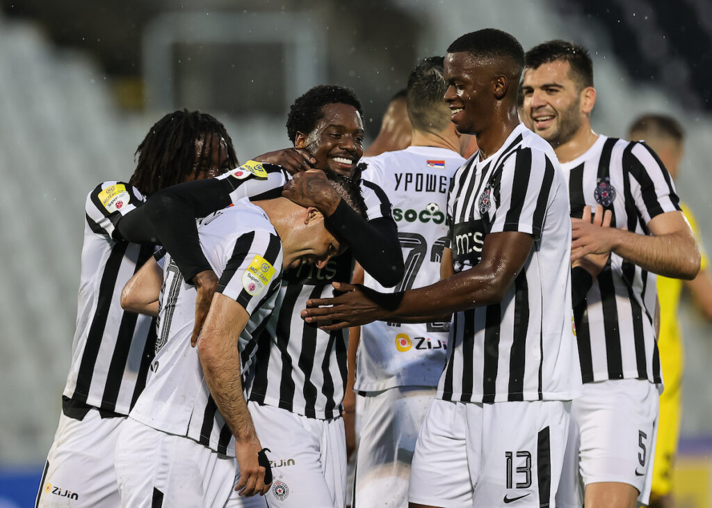 PARTIZAN VOZDOVAC 06