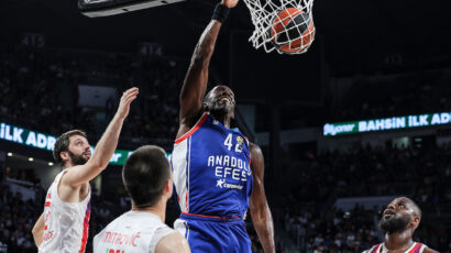 Efes se oprostio od legendarnog centra