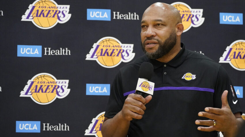 Posle epizode za kormilom Lejkersa, Darvin Hem ponovo u ulozi pomoćnog trenera