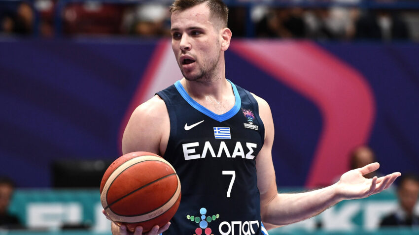 "Dosta laži, pričaj o tome kako psuješ na srpskom"