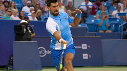 Novak nije mogao da stoji na nogama, ali ga doktor “vratio iz mrtvih” (VIDEO)