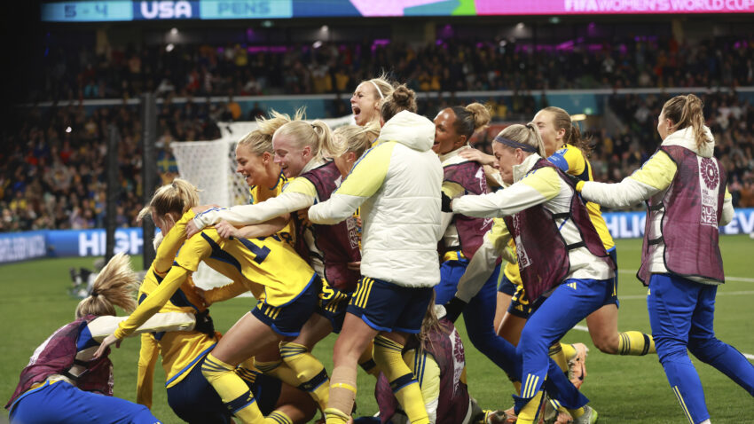 Milimetar odveo Švedsku u četvrtfinale - ovo je najluđi penal u ženskom fudbalu (FOTO,VIDEO)