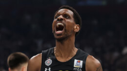 Godine su samo broj - povratak Džejmsa Nanelija sa stilom