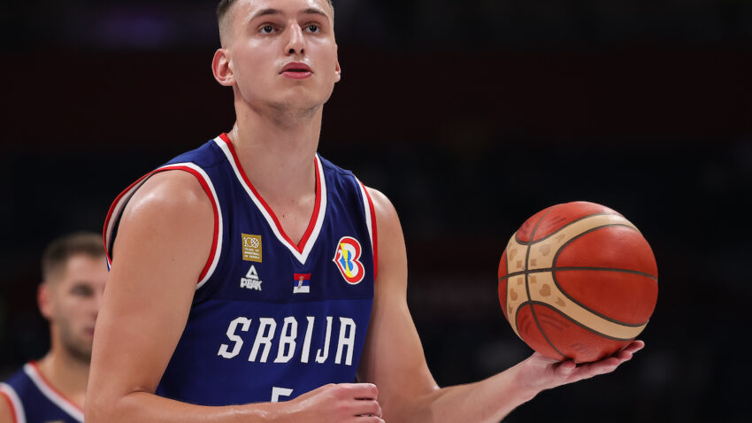 Nikola Jović: Više mi znači što ću biti bolji čovek uz njih nego igrač