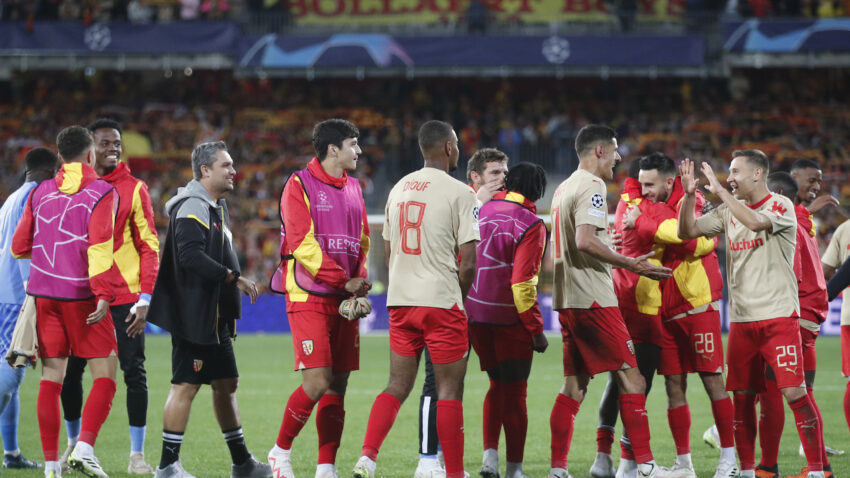 Navijači upali na stadion velikog rivala i oštetili teren pred derbi