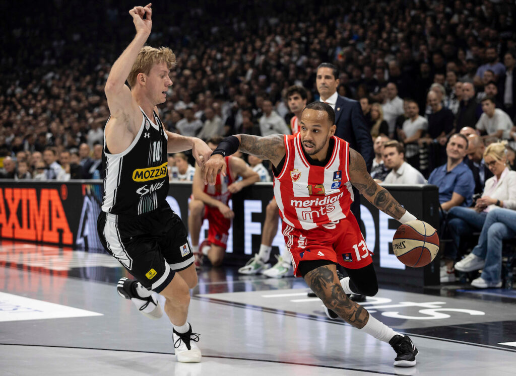 Kaminski u NBA modu, crno-beli dobili i novu epizodu: Partizanova treća u nizu protiv Crvene zvezde Meridianbet! 4 PARTIZAN ZVEZDA ABA 19