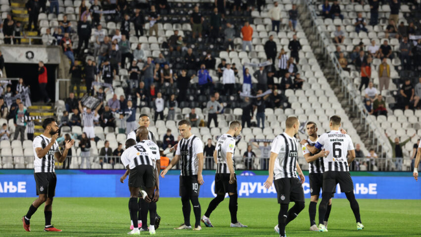 Crno-beli časte navijače: Besplatno na duel sa Čukaričkim  u Humskoj