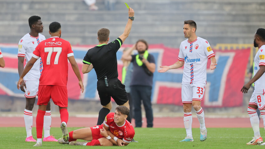 Kasnilo drugo poluvreme Zvezdine utakmice: Ušao igrač koji nije u protokolu…