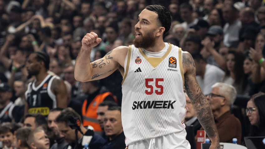 Majk Džejms prestigao "La bombu"